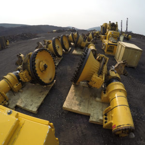 Global relocation project of Komatsu 830E, front wheel groups